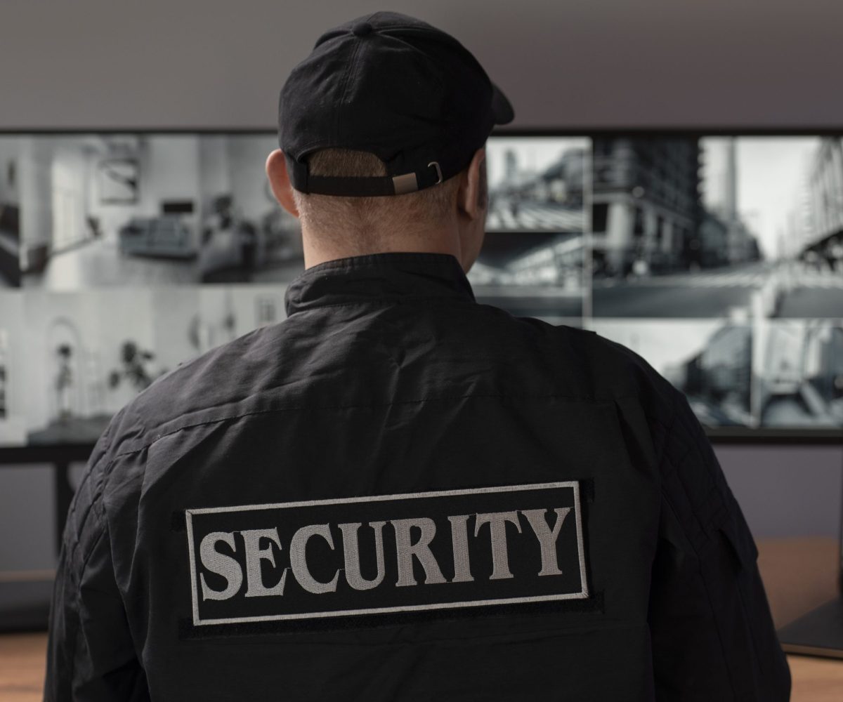 portrait-male-security-guard-with-uniform (2)