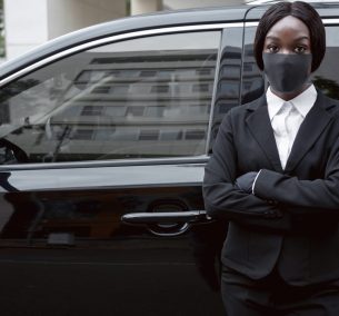 taxi-driver-waiting-her-client